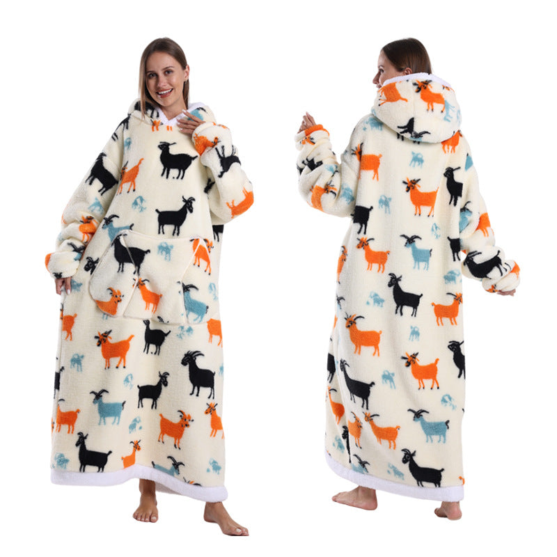 A generation of new fruit products lazy pajamas TV blanket embroidered hooded nightgown loose wear men's and women's bathrobes
