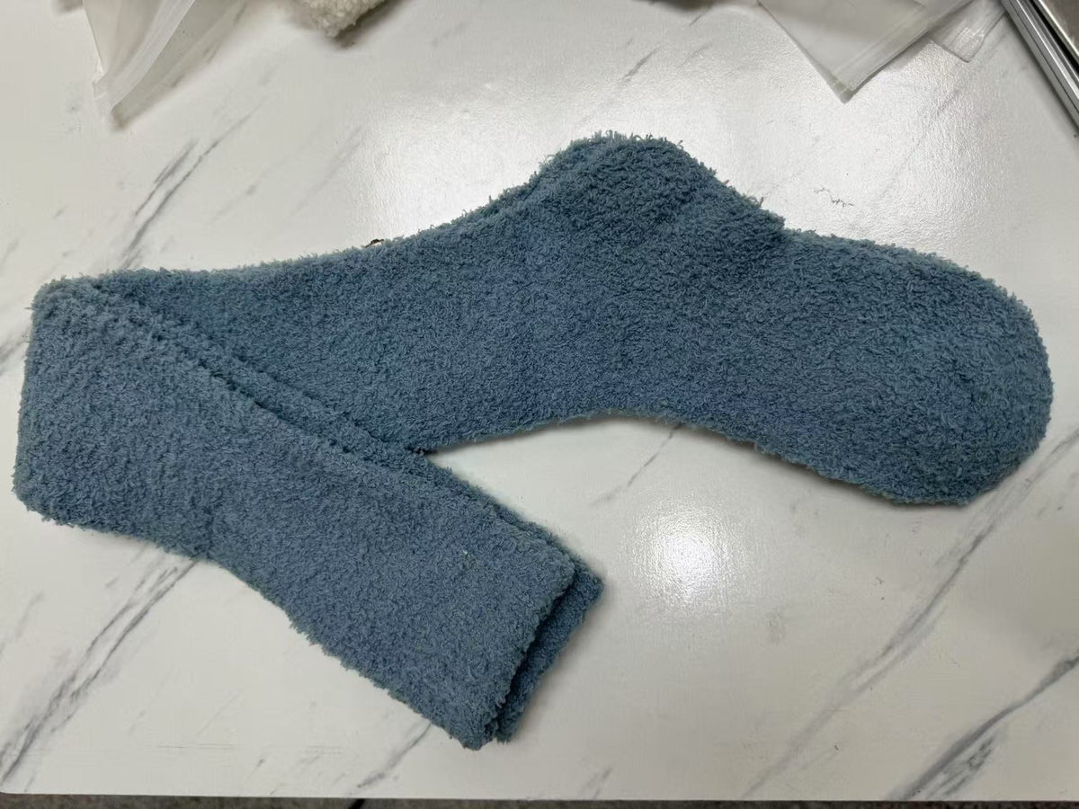 Women's Coral Fleece Over-The-Knee Socks, Autumn and Winter Floor Socks, Towel Socks, High Tube Maternity Socks, Essential for Keeping Warm in Winter