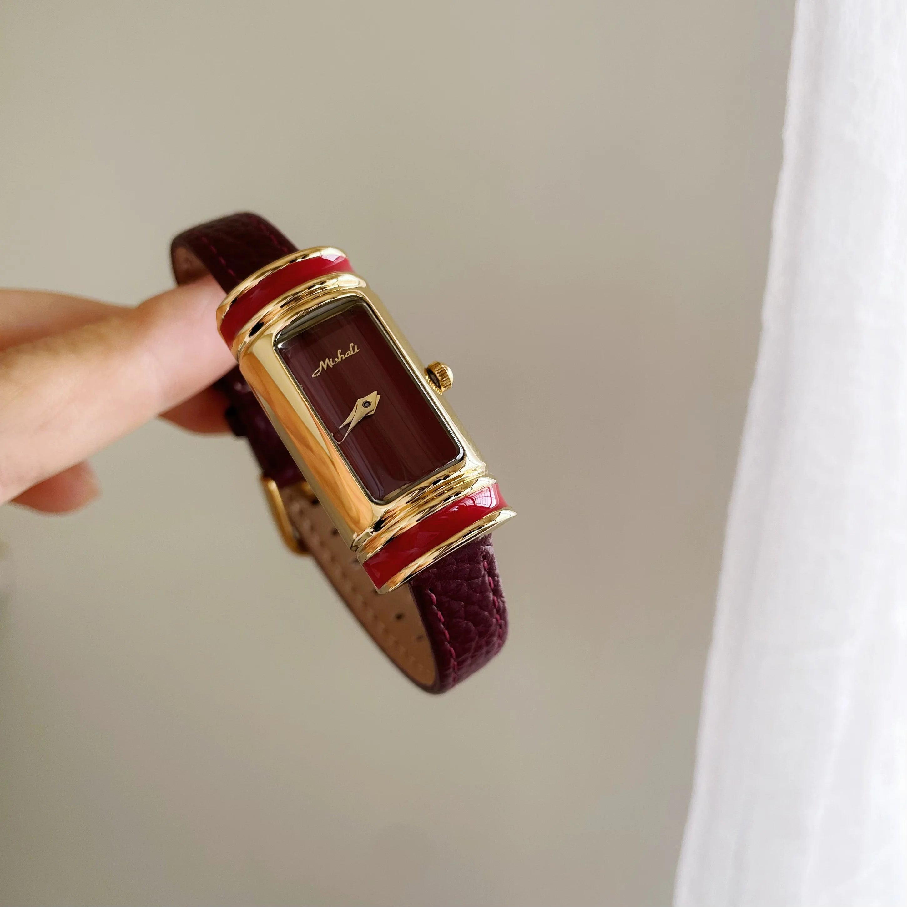 2026 New Luxury Watch Small Gold Bar Styling Designer High-end Fashion Rectangular Watch Leather Quartz Watch Female Gift