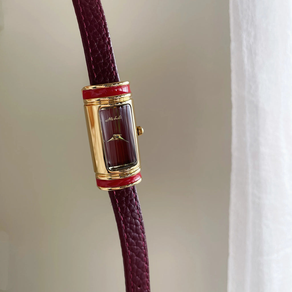 2026 New Luxury Watch Small Gold Bar Styling Designer High-end Fashion Rectangular Watch Leather Quartz Watch Female Gift