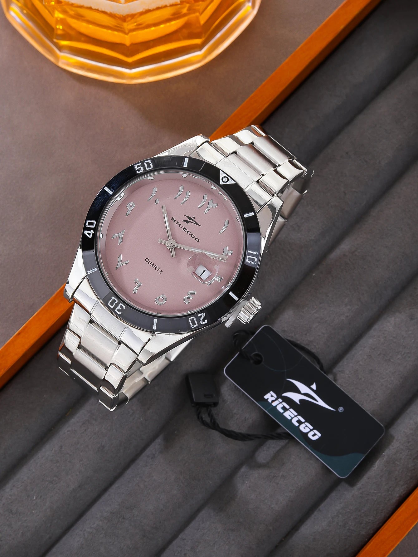 RICECGO quartz movement watch, with a high-quality metal strap, three-dimensional scale with date display, outer ring timing des