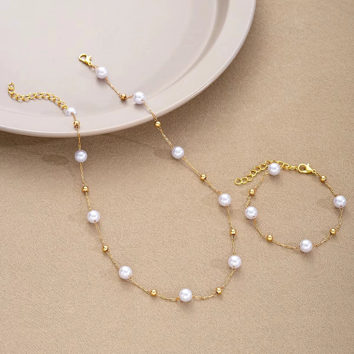 2 Pcs Exquisite Gold Color Bohemian Jewelry Set for Women Fashion Pearl Cross Pendant Necklace Bracelet Set Casual Jewelry Gifts