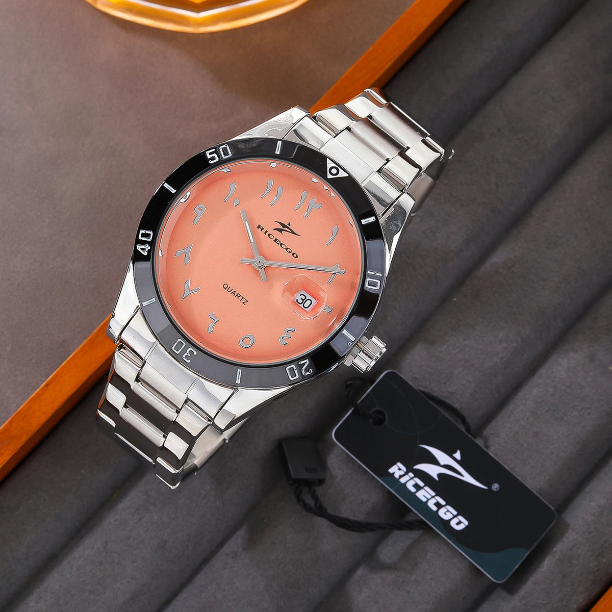 RICECGO quartz movement watch, with a high-quality metal strap, three-dimensional scale with date display, outer ring timing des