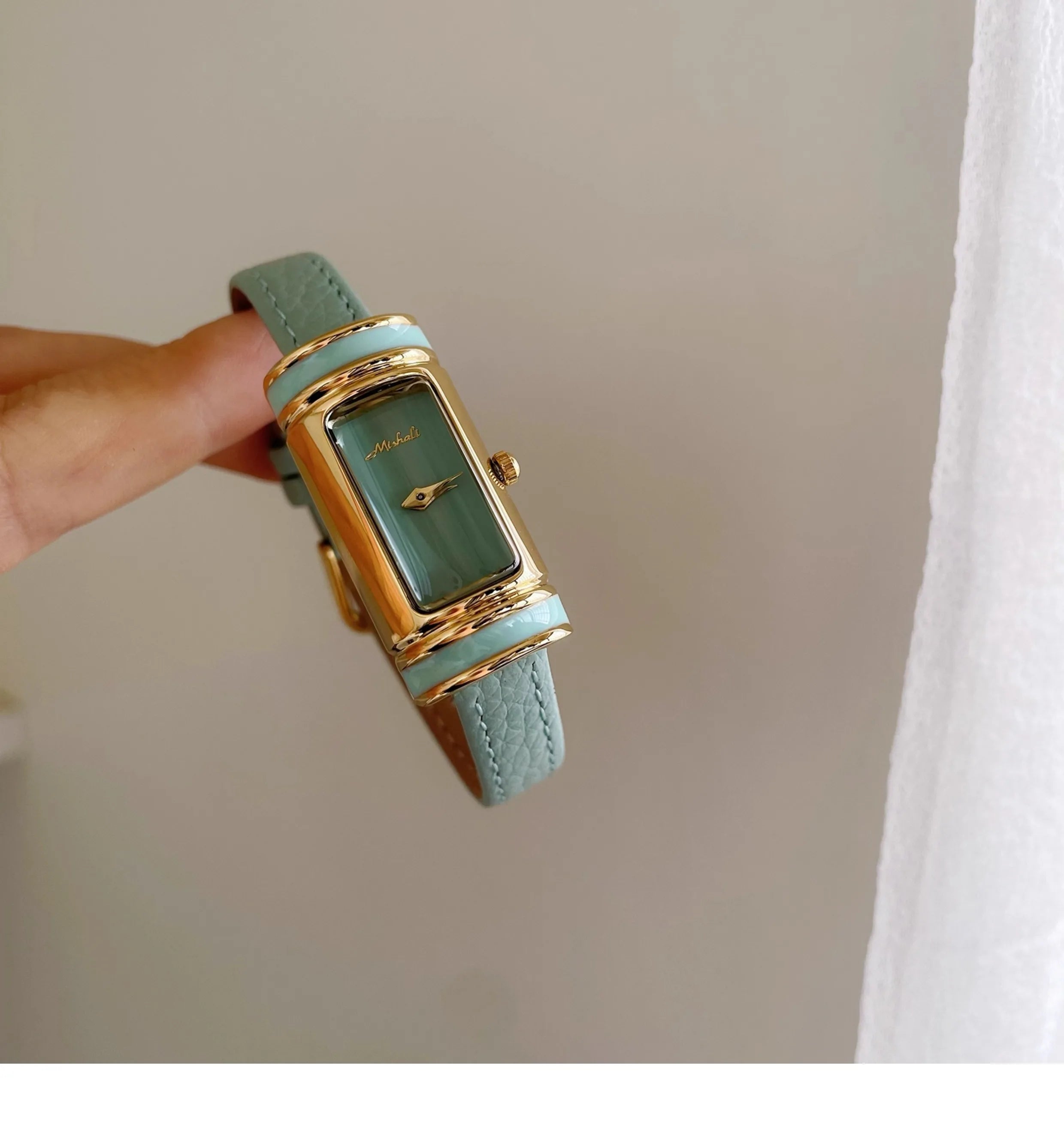 2026 New Luxury Watch Small Gold Bar Styling Designer High-end Fashion Rectangular Watch Leather Quartz Watch Female Gift