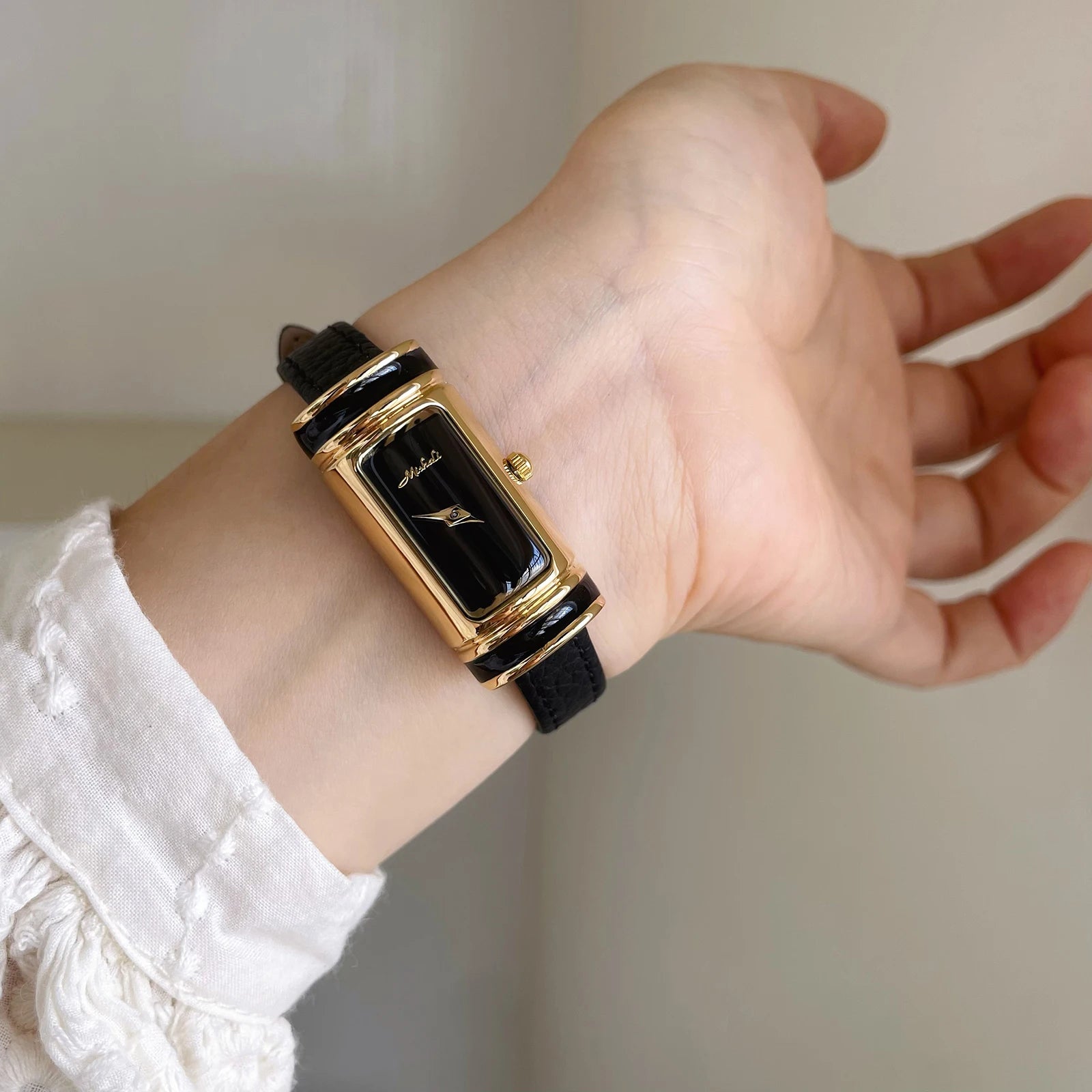 2026 New Luxury Watch Small Gold Bar Styling Designer High-end Fashion Rectangular Watch Leather Quartz Watch Female Gift
