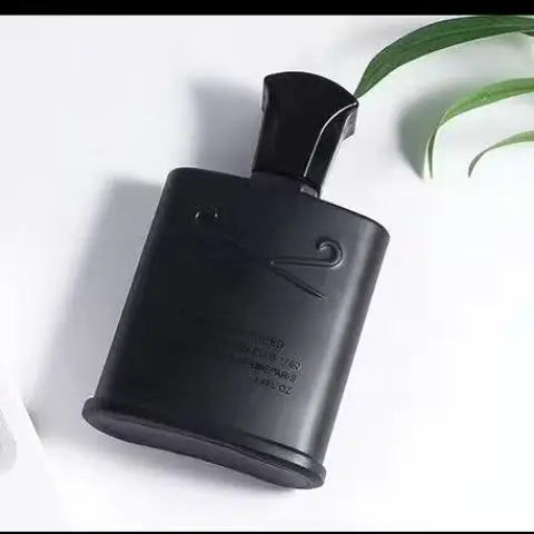 CREED Irish Green Flower perfume, fresh and woody, with strange fragrance, is suitable for commuting, dating and other occasions, with lasting fragrance